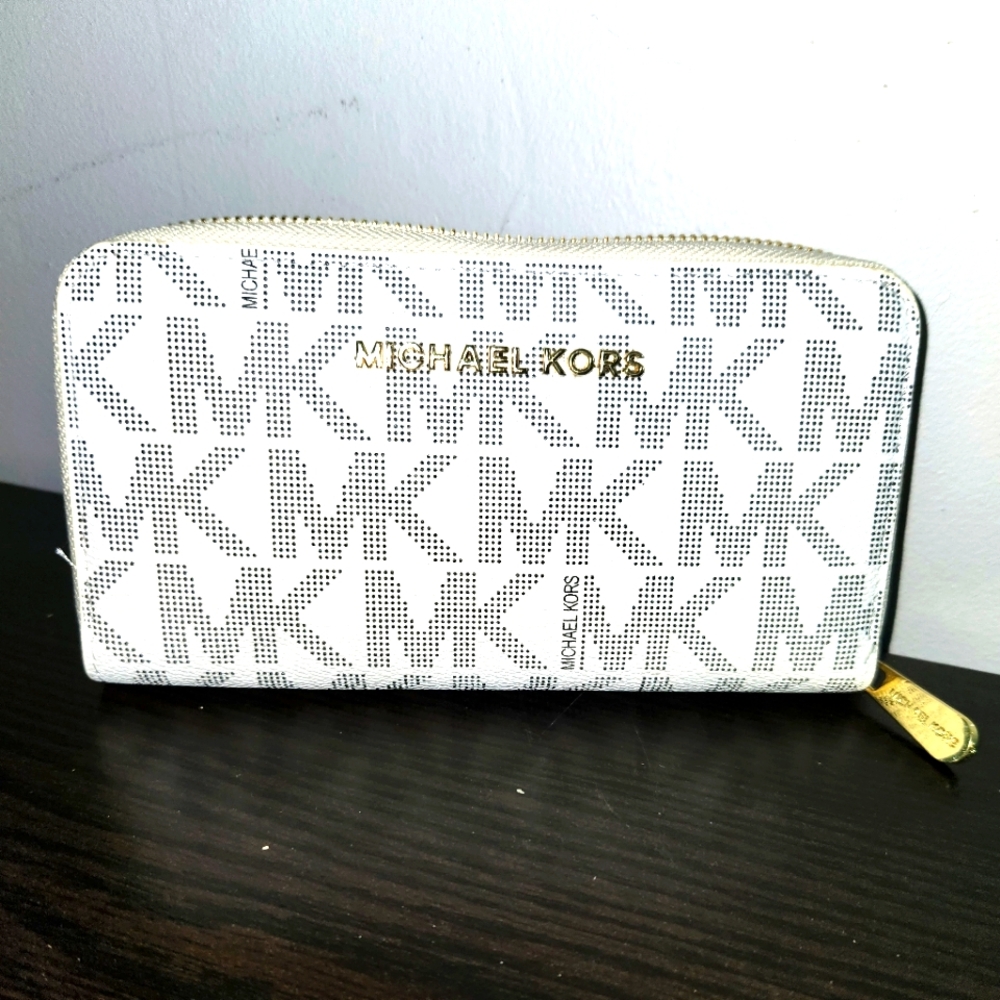 Micheal Kors Wallet